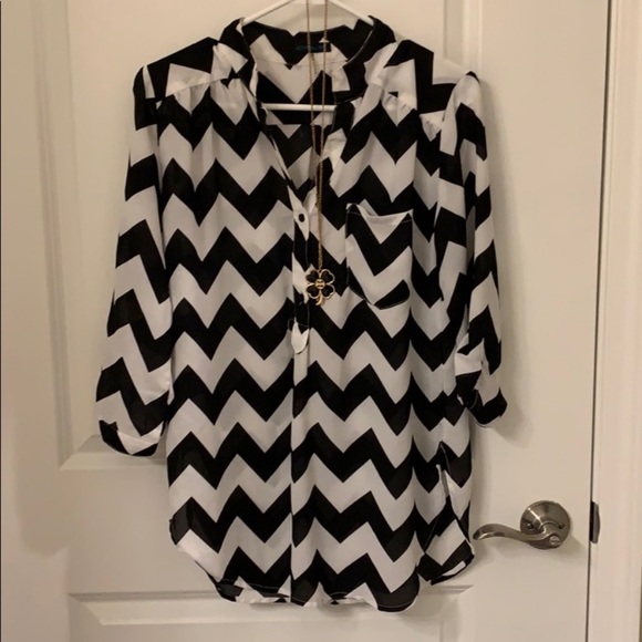 Tops - Bundle of M tops for $10 Clearance ☀️